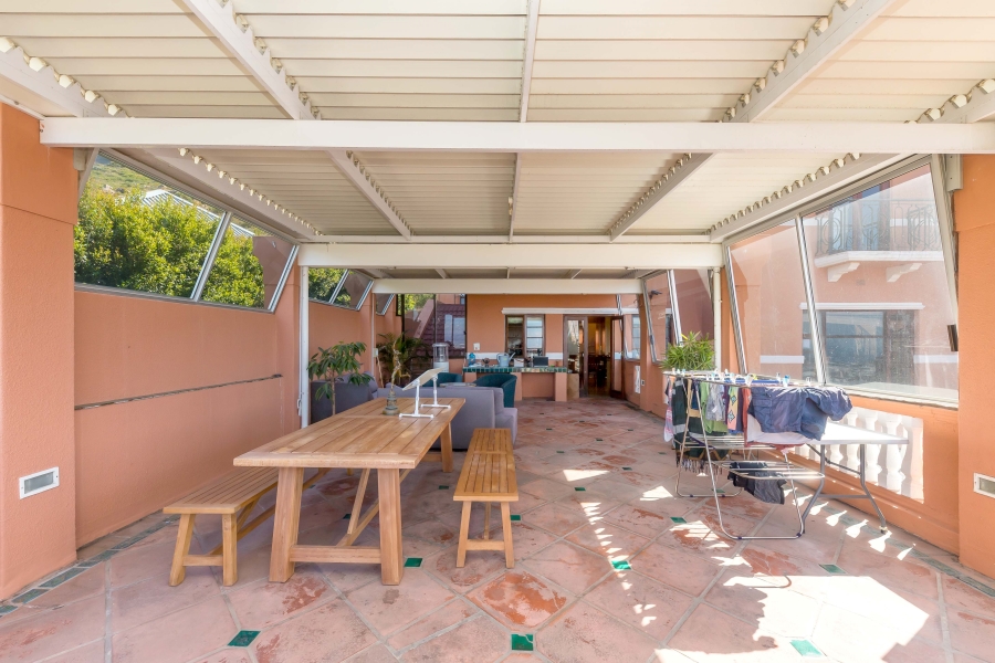 4 Bedroom Property for Sale in Oranjezicht Western Cape